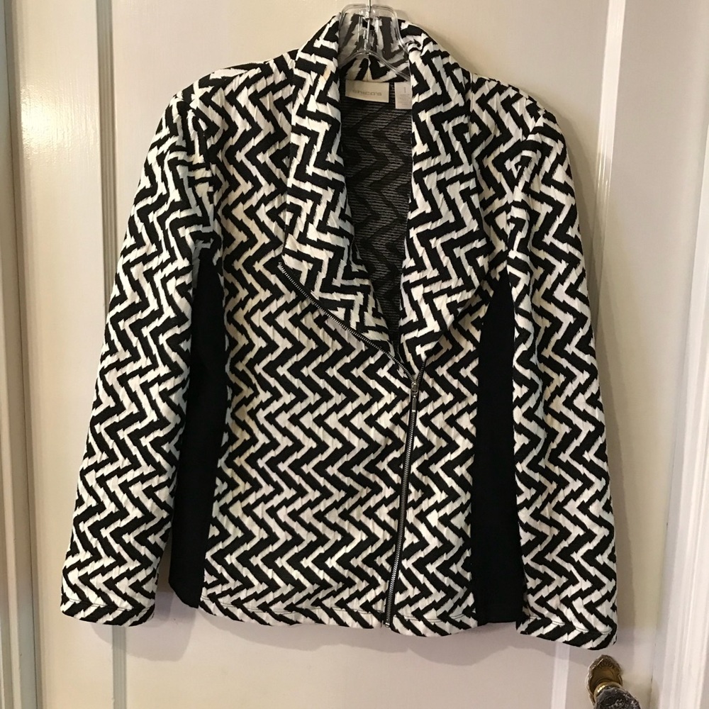 Like New Chico’s Black/white zig zag jacket
